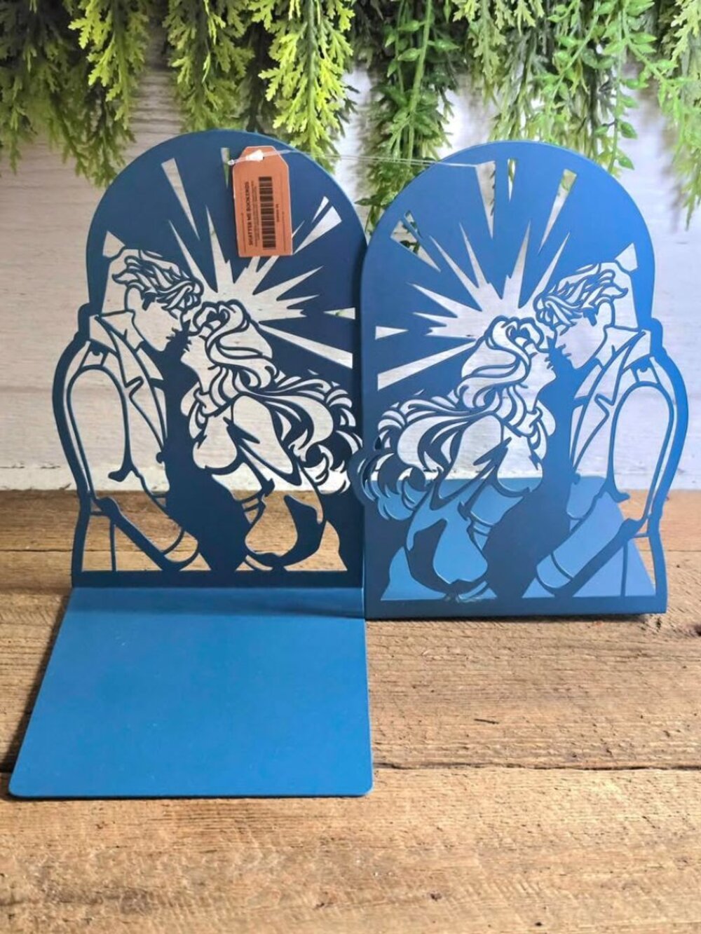 New Fairyloot Shatter Me by Tahera Mafi Blue Metal Bookends